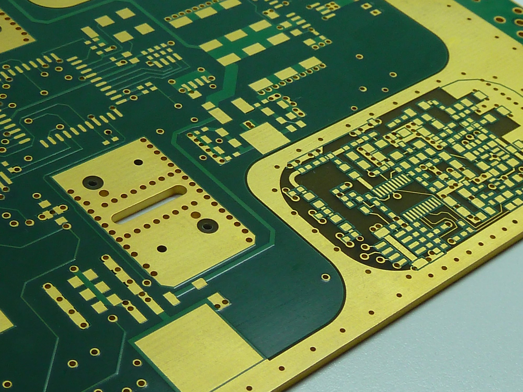 為什么高頻高速PCB價(jià)格比普通電路板貴這么多？